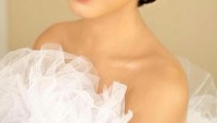 Model cantik Karen Nijsen mendadak jadi perbincangan setelah fotonya beredar saat mencium Gading Marten. Selain jago pose, Karen juga jago kulineran. Foto: instagram @karennijsen