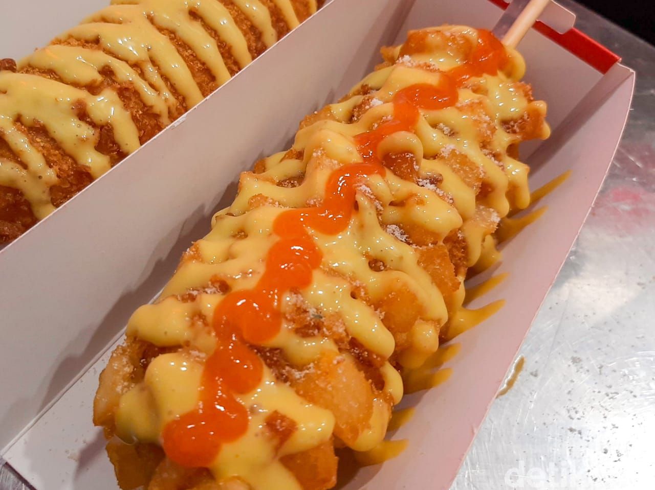 Reddog: Jajan Corn Dog dan Tteokbokki