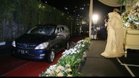 Selaini itu, Pemprov DKI Jakara juga mengizinkan gelaran akad nikah selama PPKM level 4 dengan penyesuaian. Maksimal tamu undangan hanya 30 orang dan sudah memiliki sertifikat vaksin Corona. Aturan baru ini tertuang dalam SK Kadisparekraf DKI Nomor 495 Tahun 2021 tentang Perpanjangan PPKM Level 4 COVID-19 di sektor usaha pariwisata. Disebutkan kegiatan akad nikah diizinkan sampai pukul 20.00 WIB. Foto: Istimewa