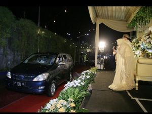 Begini Resepsi Pernikahan Drive Thru di Jember Cegah Penularan COVID-19