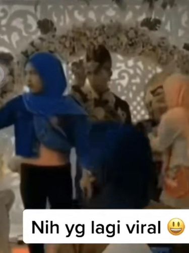 Kisah Adrian Hidayat atau biasa dipanggil Dayat. Ia datang ke nikahan mantan pacarnya, Aolina Alfia Lestari