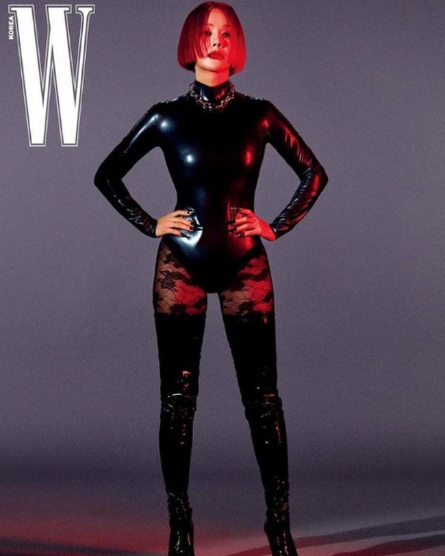 Aktris Korea Selatan Uhm Jung Hwa membuat penggemarnya terpana setelah berbagi foto-foto liburannya di Instagram. Uhm Jung Hwa yang tampil berbikini itu dipuji karena penampilan fisiknya terlihat lebih muda. Foto: Dok. Instagram @umaizing