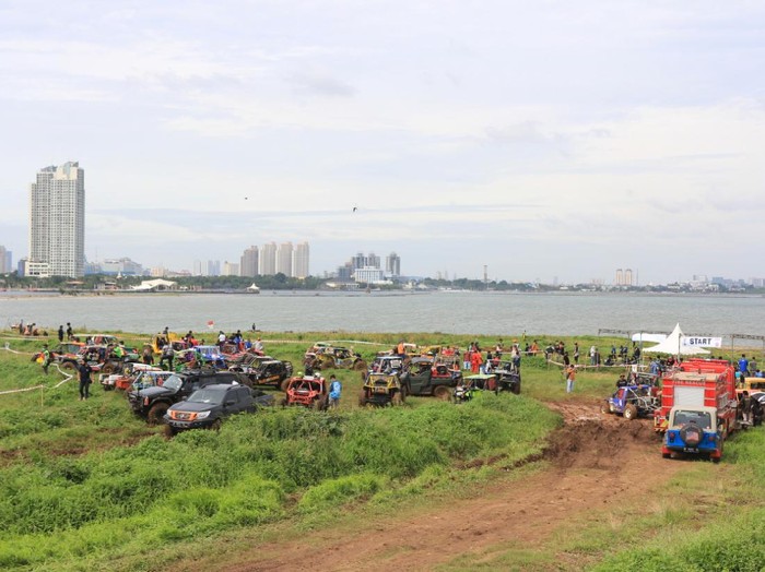 Setelah hampir 3 bulan tertunda terkait pandemi covid-19, akhirnya event perdana offroad di  tahun  2020 akhirnya  terselenggara  dengan  sukses. Event Urban  Beach  Adventure  2020 terselenggara pada tanggal11-13 Desember 2020,di Ancol Dirt Track yaitu trackoffroad di pesisir Teluk Jakarta.