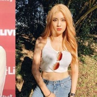 Nama wanita asal California, Alissa Shin juga sempat menjadi viral. Kemiripannya dengan Rose Blackpink sempat membuat heboh publik. Foto: Instagram/@allissashin