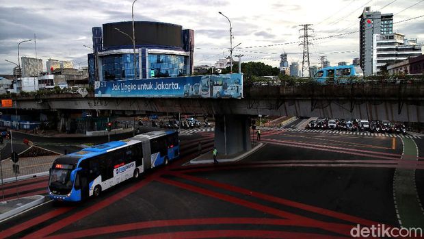 Kawasan Simpang Lima Senen jadi salah satu area yang ditata oleh Pemprov DKI Jakarta. Kawasan itu kini memiliki wajah baru yang lebih modern dan instagramable.