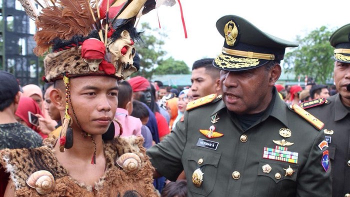Wakasad Letjen Herman Asaribab