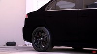 Sama seperti vantablack, cat ini dapat menyerap 99,4 persen cahaya. Foto: DipYourCar