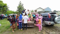 Wahyudi menambahkan, Dusun Babadan 1 ini berjarak sekitar 5 kilometer dari puncak Merapi. Jika nantinya terjadi peningkatan atau erupsi Gunung Merapi, katanya, warga siap mengungsi kembali menuju TEA Banyurojo.  