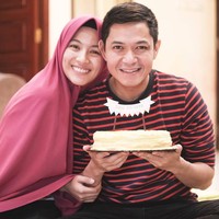 Pernikahan Alyssa Soebandono dan Dude Harlino pada tahun 2014 juga ditayangkan di stasiun televisi Indonesia. Keduanya menikah melalui proses taaruf. Foto: Instagram ichasoebandono