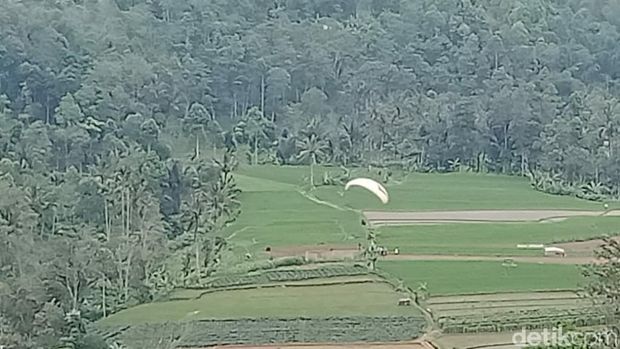 Ciamis Kini Punya Wisata Olahraga Paralayang di Bukit Pangangonan