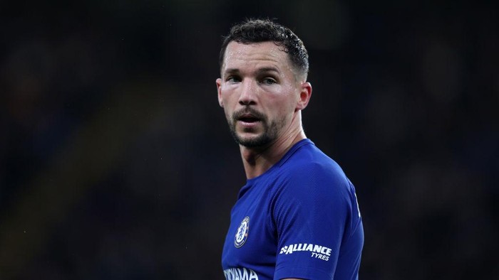 LONDON, ENGLAND - DECEMBER 30: Danny Drinkwater of Chelsea during the Premier League match between Chelsea and Stoke City at Stamford Bridge on December 30, 2017 in London, England. (Photo by Catherine Ivill/Getty Images)