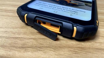 HP ini dibekali kapasitas baterai besar, 6.350 mAh dengan dukungan isi ulang cepat 24 W. Foto: SlashGear