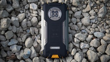 Kamera 20 MP dengan sensor Sony IMX350 dengan empat sinar infra merah dan empat sinar LED inilah yang jadi pendukung fitur Night Vision. Selain itu ada kamera 8 MP ultra wide, 2 MP makro serta kamera utama 48 MP. Foto: YouTube