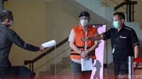 Hutama Yonathan merupakan Komisaris RSU Kasih Bunda Cimahi yang menjadi tersangka suap Walikota nonaktif Cimahi, Ajay Muhammad Priatna.