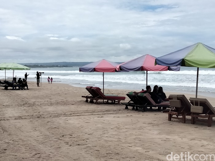 Ilustrasi Pantai Kuta.
