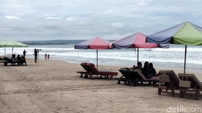Ilustrasi Pantai Kuta.