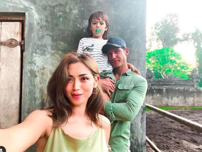 Jessica Iskandar ucapkan selamat ulang tahun kepada Richard Kyle.