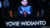 Band yang digawangi oleh Yovie Widianto itu membuat malam perayaan ulang tahun ke-19 Transmedia makin syahdu.