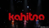 Kahitna saat tampil di acara Transmedia 19 Universe pada Selasa (15/12).