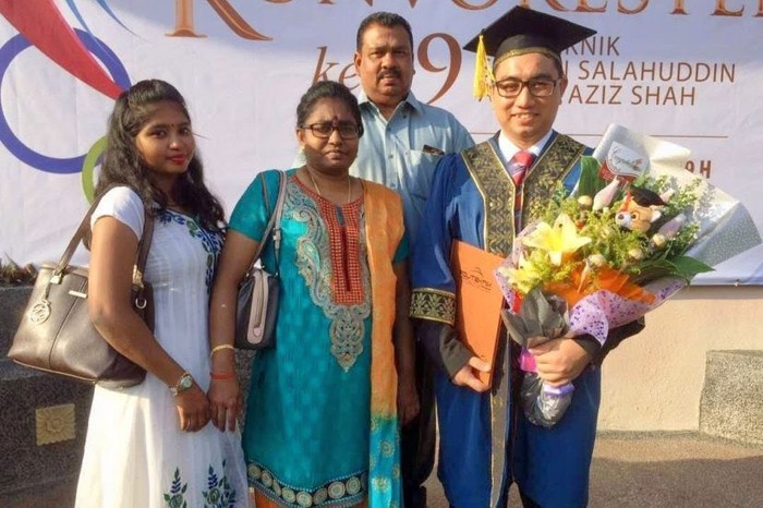Keluarga Angkat Mohamad Ridzuan Che Mohamad Zin dengan keluarga angkatnya