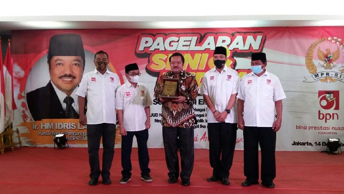 Ketua Badan Penganggaran MPR Idris Laena