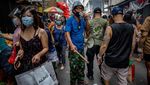 Masih Pandemi, Pasar Natal Manila Dipadati Pembeli