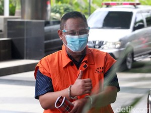 Eks PPK Bansos Corona Matheus Joko Santoso Dituntut 8 Tahun Penjara