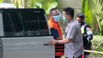 Diperiksa KPK, Tahanan Kasus Bansos Angkat Jempol