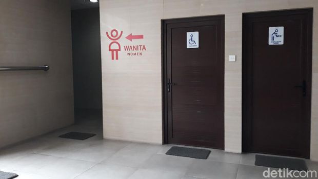 Melihat Lebih Dekat Toilet Umum Gratis di Yogya yang Mirip Stasiun MRT