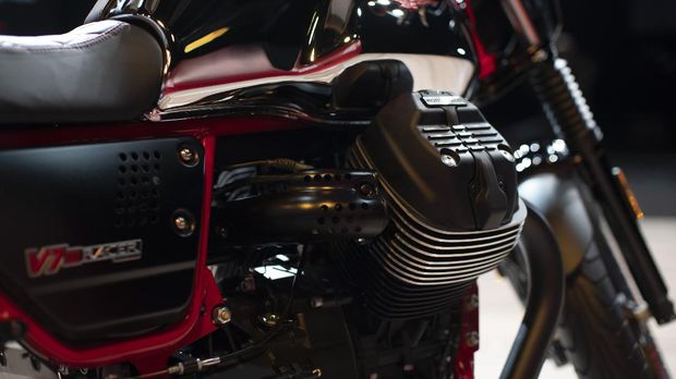 Moto Guzzi V7 III Racer 10th Anniversary