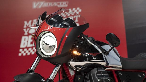 Moto Guzzi V7 III Racer 10th Anniversary