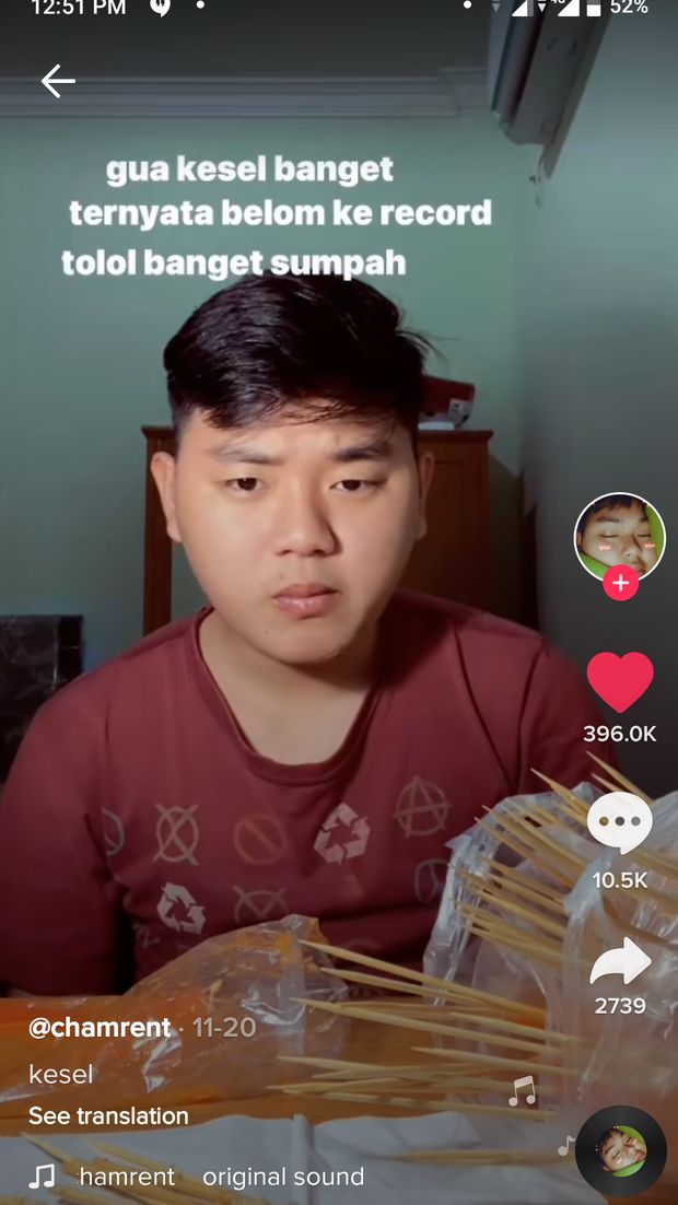 Mukbang 50 Telor Gulung, Pria Ini Kesal Karena Videonya Belum Terekam