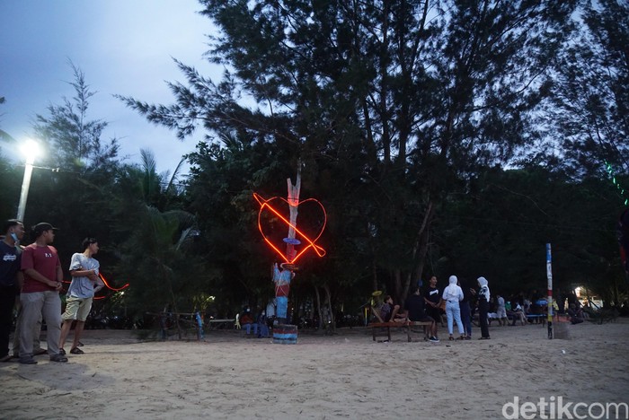 Pantai Bahari di Sambas