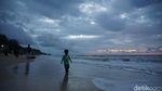 Potret Malam di Pantai Bahari, Pantai Hits di Sambas