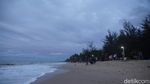 Potret Malam di Pantai Bahari, Pantai Hits di Sambas
