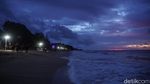 Potret Malam di Pantai Bahari, Pantai Hits di Sambas