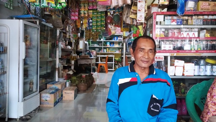 Pedagang sembako di Kecamatan Galing