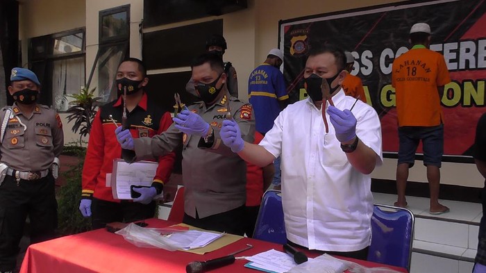 Polda Gorontalo bongkar pencurian baterai tower. Tiga pelaku dan satu penadah ditangkap.