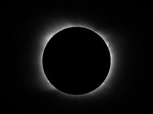 Fenomena Astronomi Desember 2021: Gerhana Matahari Total dan Bertabur Hujan Meteor