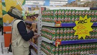 Sidak tersebut dilakukan untuk memeriksa makanan serta minuman di swalayan tersebut jelang perayaan Natal dan tahun baru 2021. Sidak tersebut dilakukan untuk memeriksa makanan serta minuman di swalayan tersebut jelang perayaan Natal dan tahun baru 2021.