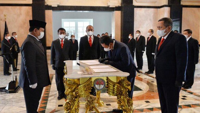 Prabowo lantik Komite Kebijakan Industri Pertahanan (KKIP) / Dok. Kemhan