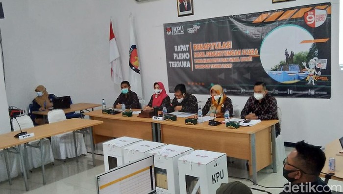 Rekapitulasi penghitungan suara di KPU Wonogiri, Selasa (15/12/2020).