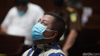 Dalam sidang sebelumnya, Kuasa Hukum Tommy Sumardi, Dion Pongkor, mengatakan kliennya tidak akan mengajukan saksi a de charge atau saksi meringankan. Sebab menurut dia, Tommy mengakui segala kesalahannya.  