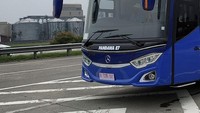 Perusahaan karoseri Adiputro akhirnya merilis bodi bus terbaru mereka. Produk bodi bus ini terasa istimewa karena mengusung konsep sleeper bus, di mana penumpang bisa rebahan di dalam bus layaknya hotel berjalan. Foto: Instagram @adiputro_official