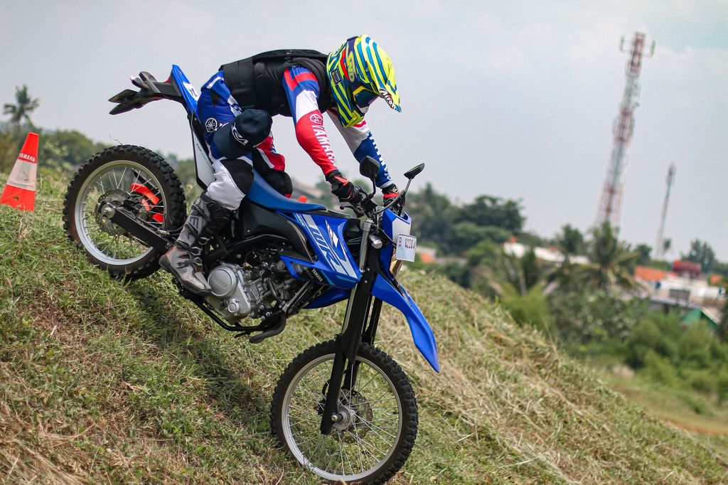 Tips riding off-road pakai WR155R