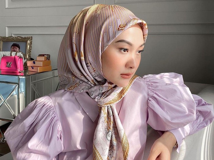 Tutorial hijab Tutorial hijab ala Indah Nada Puspita