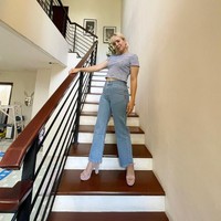 Tips selanjutnya adalah memperbanyak minum air putih. Dalam sehari, dia bisa meneguk hingga 3 liter air. Foto: Instagram/@tya_ariestya