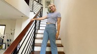 Tya Ariestya juga merupakan salah satu seleb yang berhasil menurunkan berat badan. Penampilannya kini bikin pangling. Foto: Instagram/@tya_ariestya