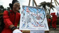 #BersihkanIndonesia adalah sebuah gerakan masyarakat yang bersatu melawan polusi dan korupsi.  