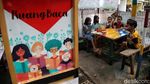 Anak-anak Rusun Koja Mengenal Dunia Lewat Ruang Baca